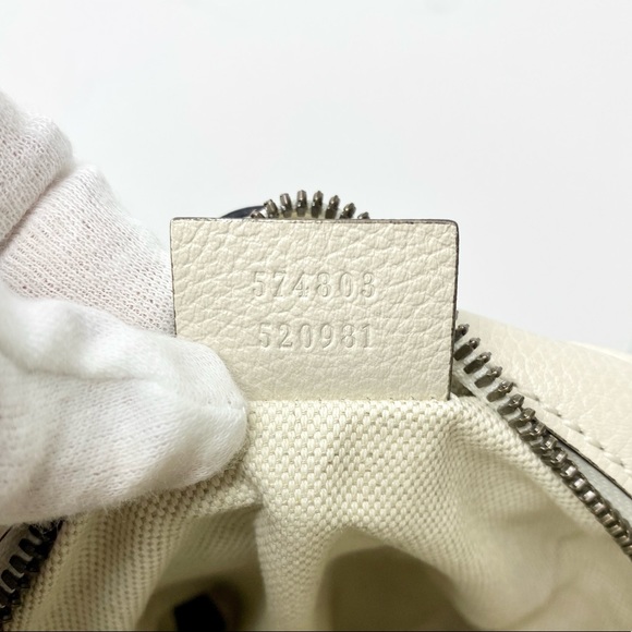 Authentic Gucci Grained Calfskin Logo Messenger Bag - Picture 11 of 15